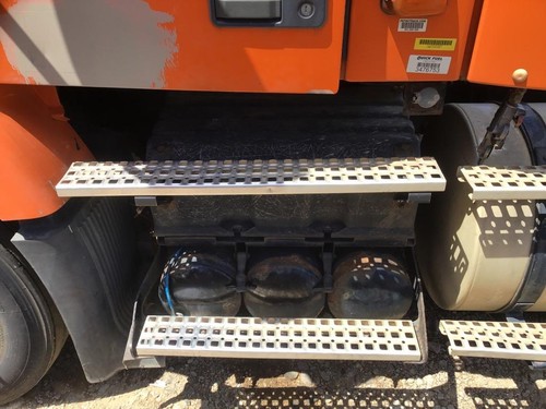 Replaces 2007 VOLVO VNM BATTERY BOX COVER , GA