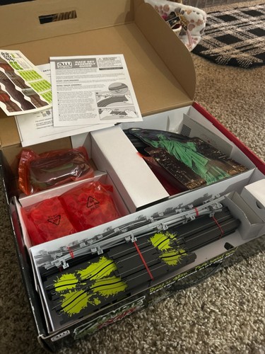Auto World AW Xtraction 14' Track Zombie Escape HO Slot Car Race Set New NO CARS - Picture 4 of 7