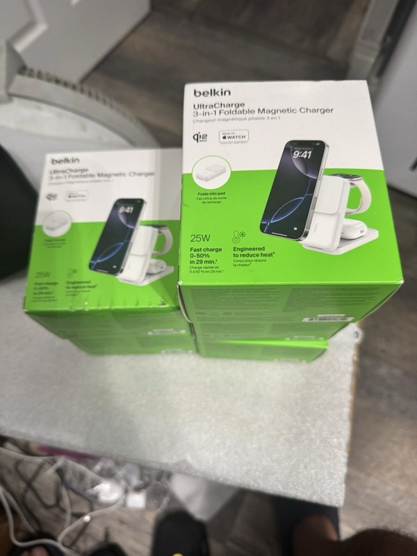 Belkin UltraCharge 3-in-1 Foldable Magnetic Charger 25w