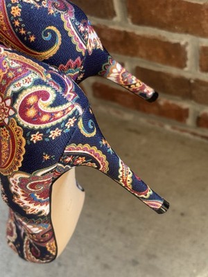 WOMEN Size 11 PAISLEY PATTERN PEEP-TOE 4 inch HEELS.