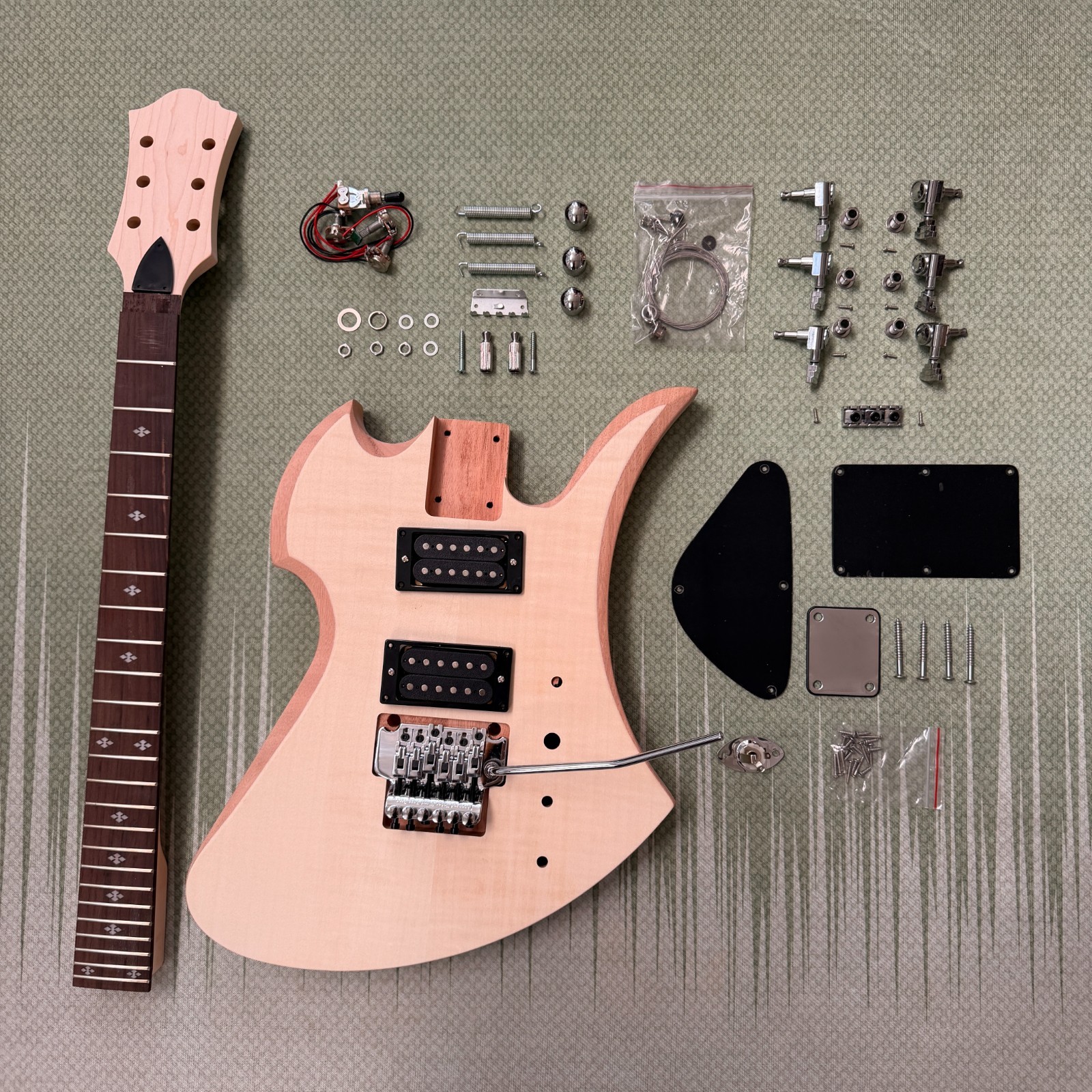 6-string Mockingbird DIY Electric Guitar Kit Flamed Maple Veneer tremolo system