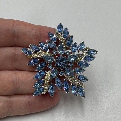 Coro Light Blue Rhinestone Snowflake Starburst Brooch   Sparkling Statement