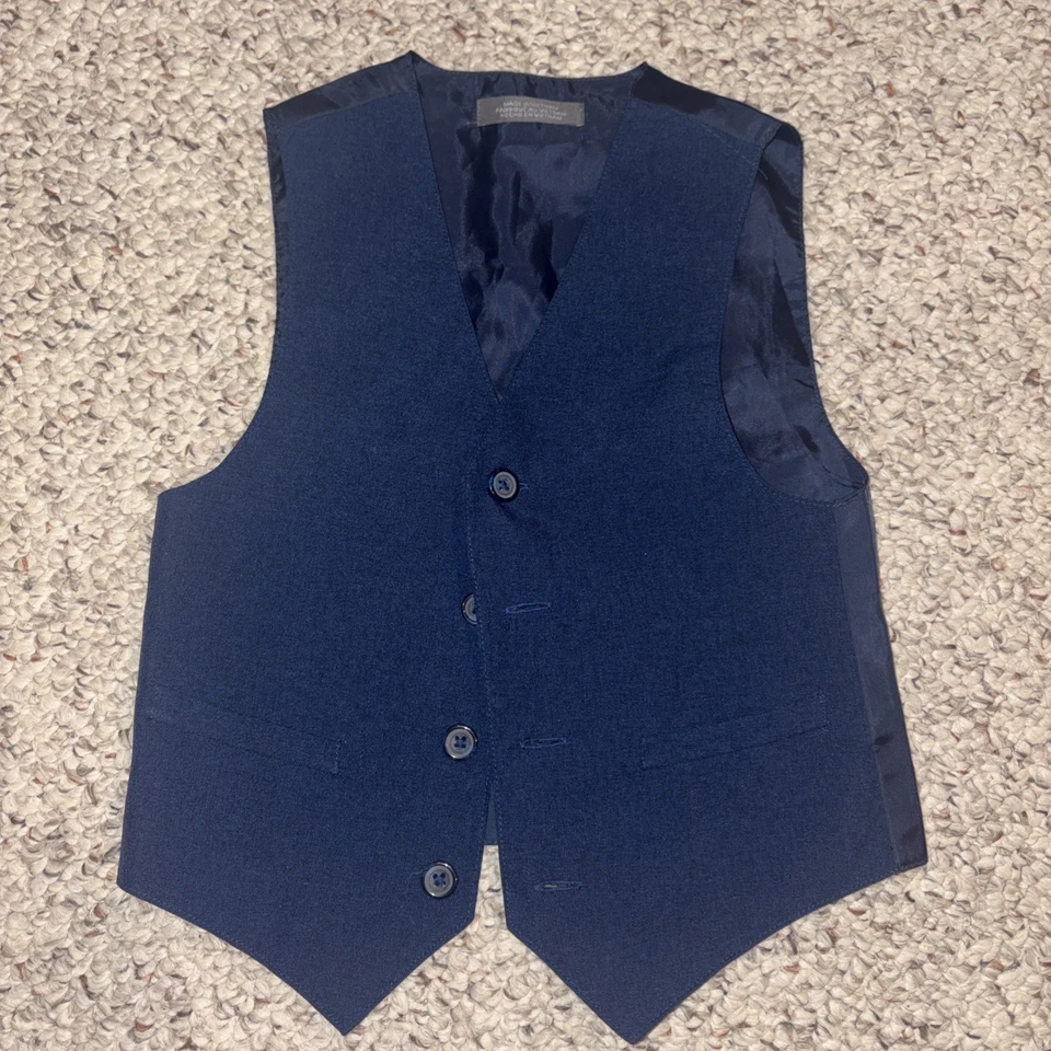 Par de conjuntos de chaleco y pantalón 4T para bebé niño pequeño excelente estado usado 4T Foto 2 de 4