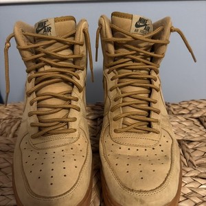 Nike Air Force 1 High Flax 882096-200, talla 9.5