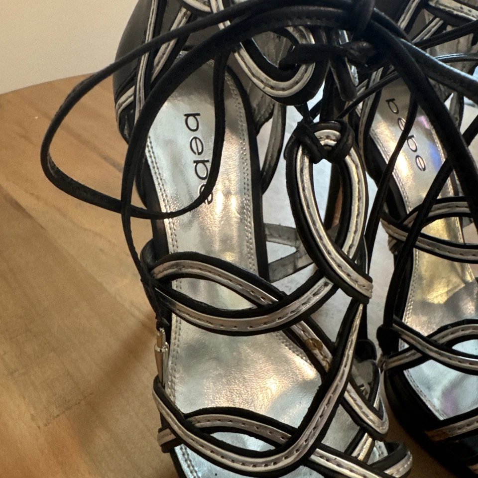 Tacones Bebe Mujer Cuero Negro/Plateado Gladiador Tirantes Punta Abierta Talla 8M Foto 3 de 4