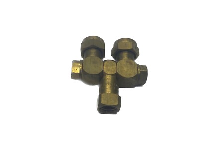 NOS Spraying Systems Co. Brass 1/4  NPT Double Swivel TeeJet