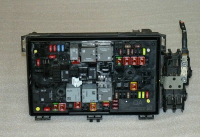 GENUINE VAUXHALL OPEL ASTRA J 2009 2015 1.4 - 1.6 PETROL FUSE BOX GM