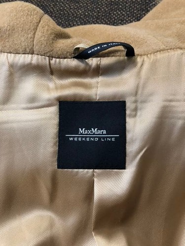 MaxMara Camel Wool Coat with Raccoon Fur Collar, Size M, Italy Made, Near Mint - Picture 5 of 7