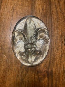 Oval Shaped Clear Fleur de Lis Paper Weight Or Trinket 4”x6”
