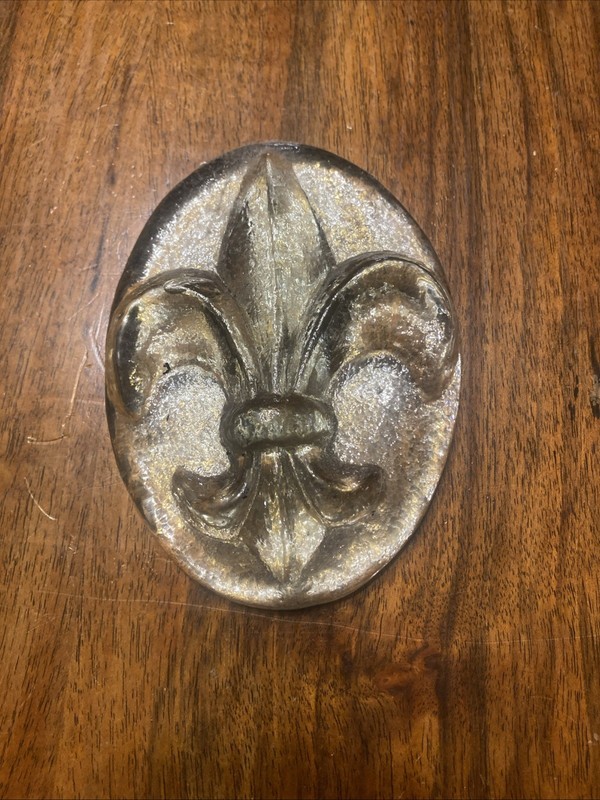 Oval Shaped Clear Fleur de Lis Paper Weight Or Trinket 4”x6”