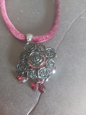 Victorian Large Rose Pendant With Rhinestone On Maroon Velvet Chocker Necklace