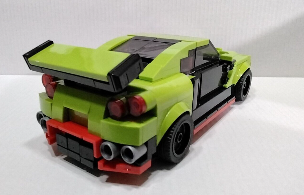 Custom Lime Nissan GT-R NISMO - This is a modified LEGO 76986