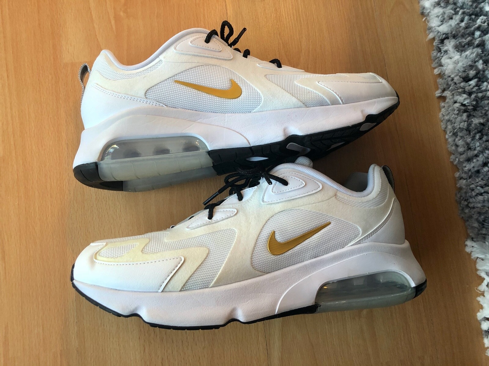 nike air max 200 white gold