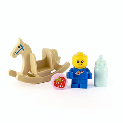 Entzückendes kleines blaues Lego Space Baby und Schaukelpferd Set