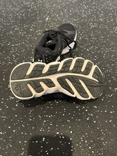 Under Armour youth Assert 6 Size 1