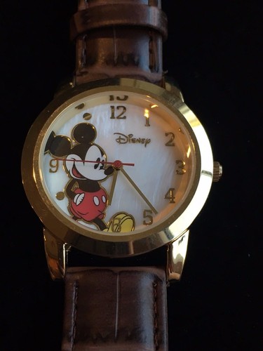 unisex disney mickey mouse watch w/ brown strap mk1320