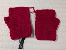Rue 21 Etc Red Fingerless Gloves Crochet Warm Knitted Beautiful FAST Shipping