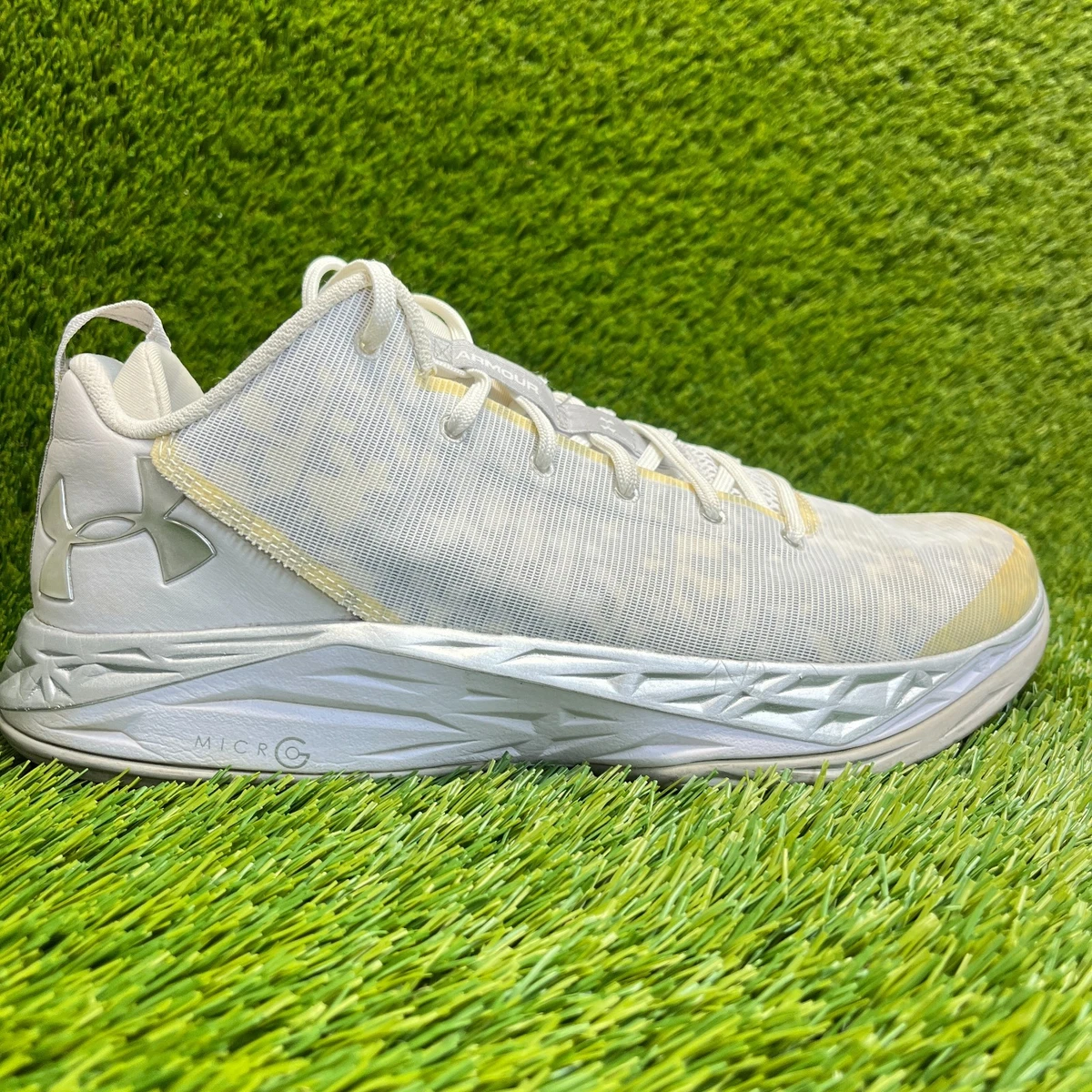 Under Armour バスケットシューズ Micro G Fireshot The Under Armour Fire Shot is Available Now - WearTesters