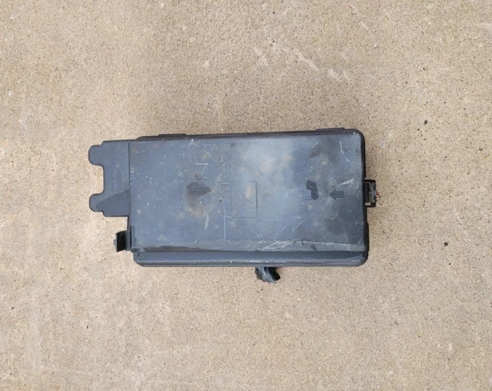 2009-2012 Chevrolet Colorado Engine Fuse Box OEM Foto 3 de 4