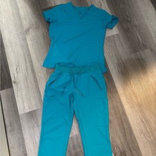 xs scrub set