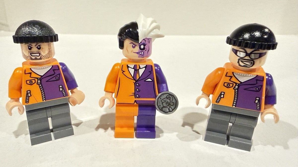 LEGO ERROR - MISPRINT FACE - Batman Two Face Minifigure Super