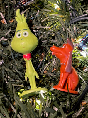 2ct 2024 The Grinch Boy & Dog Max How The Grinch Stole Christmas Tree Ornaments