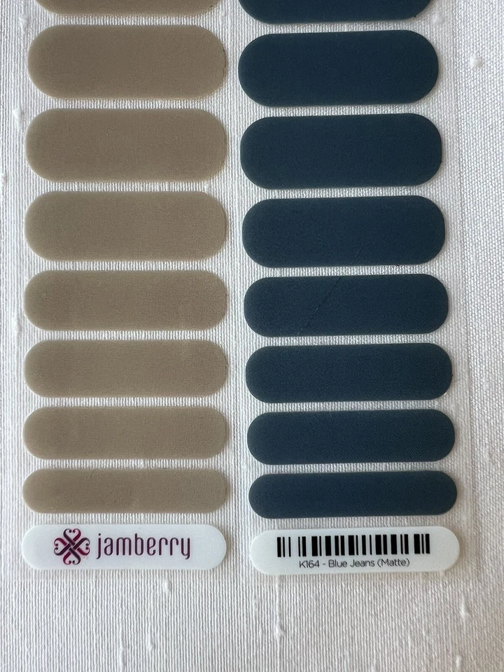 Envolturas para uñas Jamberry, jeans azules mate, beige, combo de media hoja Foto 2 de 4
