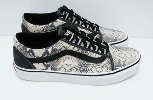 old skool vans black and white womens