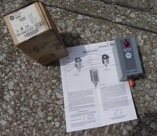 One New. Allen Bradley 836-A2AX171X15 Pressure Switch 836A2AX171X15 