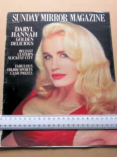 DARYL HANNAH COVER AND 3-SIDE ARTICLE (SELLOTAPED) SUNDAY MIRROR APR 22 1990