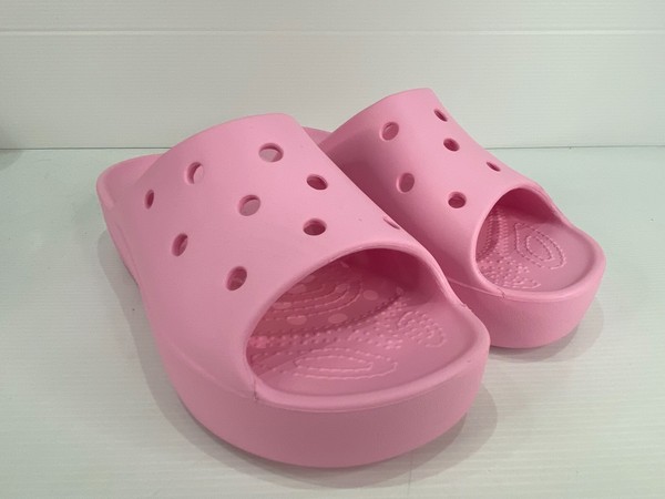 Crocs Womens Pink Classic Platform Slide Sandals Size 6