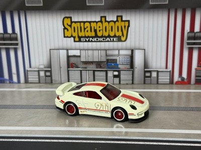 2026 Hot Wheels Porsche 911 GT2 Mystery Car White Unspun Unriveted Real Riders