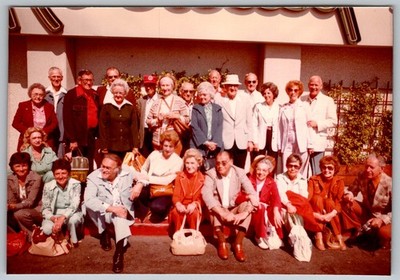 Vtg Color Snapshot Large Group Seniors Social Club 1970s Fashion Outing 1970s