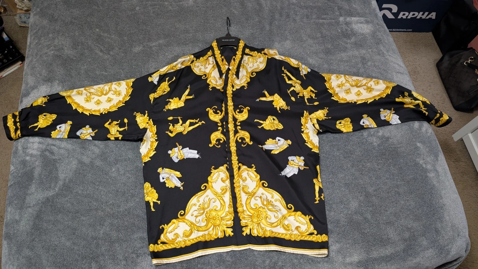 Versace — Authentic Versace Classic V2 Silk Shirt Size Large
