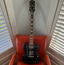 Epiphone Standard SG 2021 noir étincelant + sacoche de concert