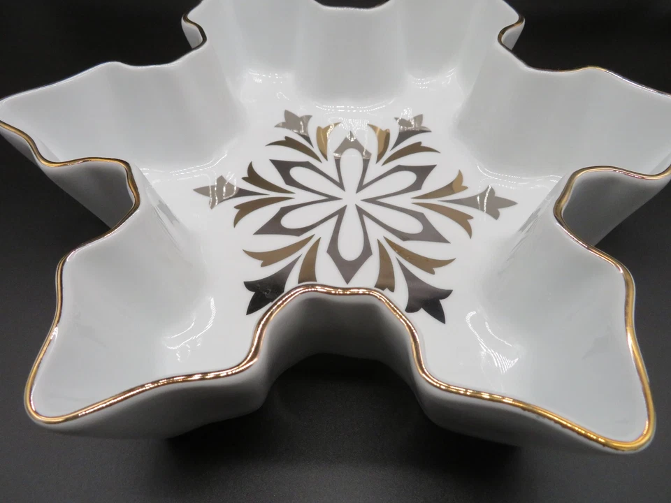 Cindy Crawford Style Snowflake Shape White & Gold Porcelain Bowl - Image 2 of 4