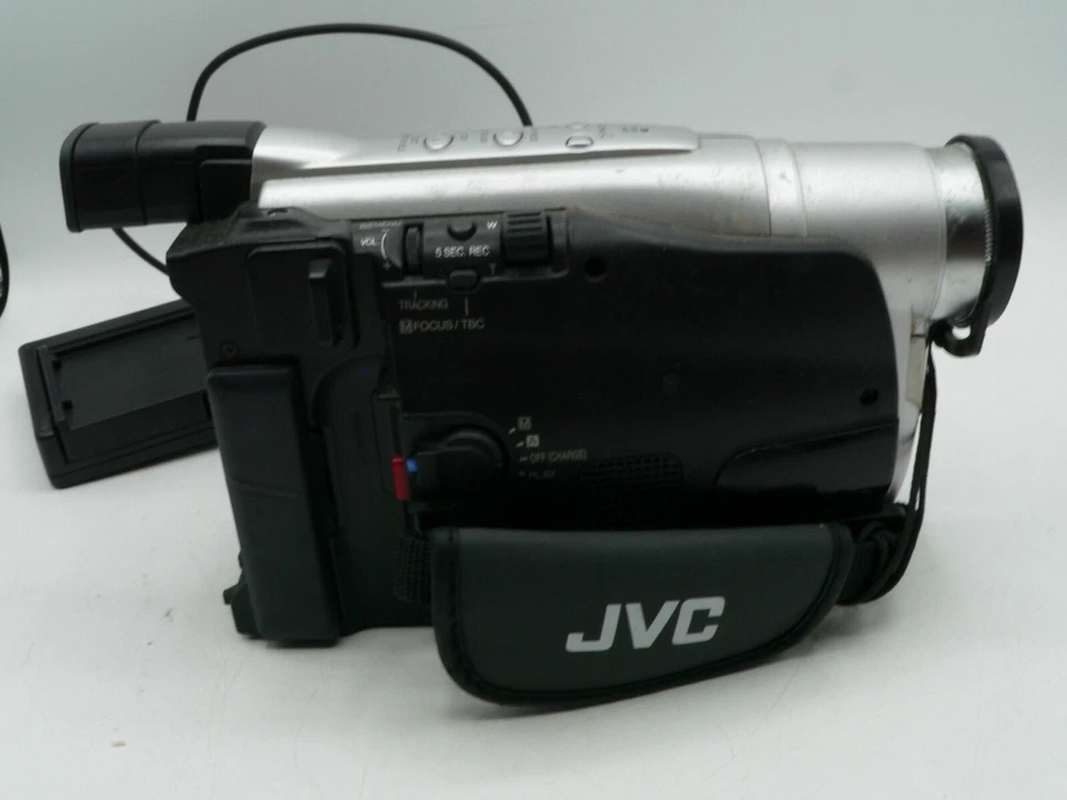 JVC GR-SXM37U COMPACT SUPER VHS-C CAMCORDER 25X OPTICAL ZOOM w Charger Read Desc - Image 3 of 4