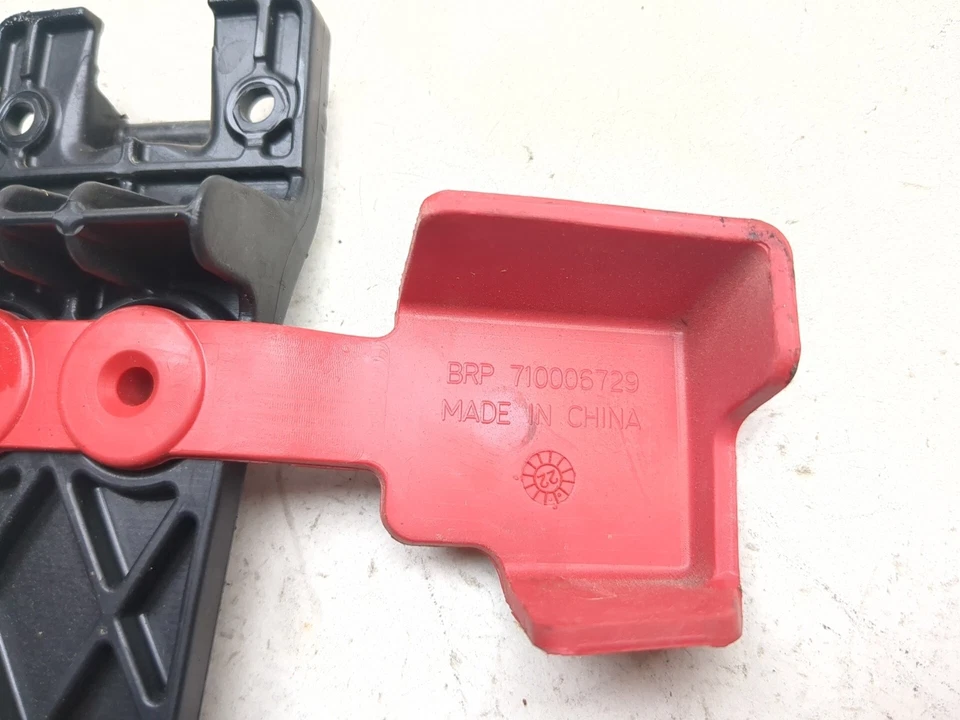 Kit de placa de fijación de retención de batería 15-24 Can-Am Outlander 450 710009129 Foto 2 de 4