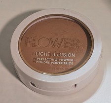 FLOWER Beauty Light Illusion Perfecting Powder M4-M5 Tawny