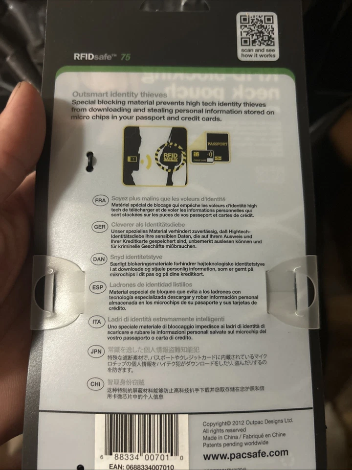 PACSAFE 75 RFID BLOCKING SECURITY NECK POUCH - Image 2 of 4