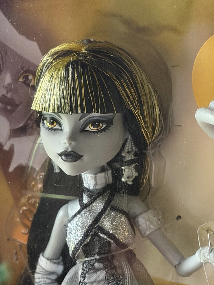 Monster High Reel Drama Cleo De Nile Doll - Image 2 of 4