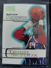 SkyBox 1997-98 Premium Team Skybox Hakeem Olajuwon #239 Houston Rockets NBA