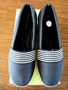 navy grasshopper shoes
