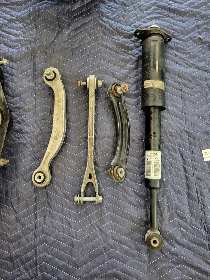 Joelho de suspensão traseiro esquerdo DODGE CHALLENGE 2018 3.6L RWD usado fabricante de equipamento original 15-23 - Imagem 3 de 4