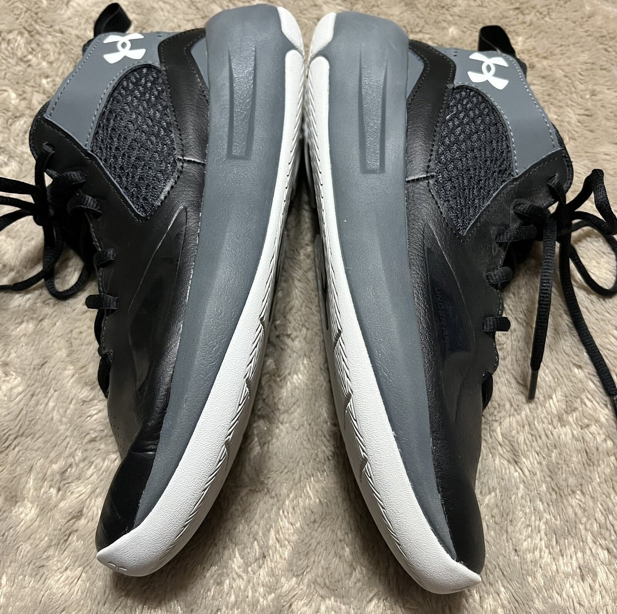 Under Armour Lockdown 5 Black Gray Basketball Shoes 3023949  display picture 2