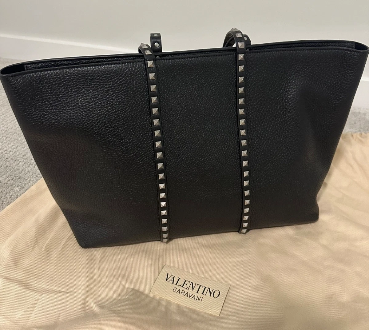 【未使用品箱付き】VALENTINO Black Rockstud　Bag Black Bags & Valentino Garavani Rockstud Handbags for Women for