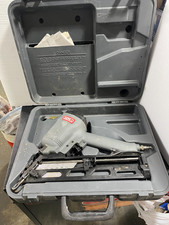 Senco SFN40 15 Gauge Finish Nailer Pneumatic 34° Angled Air Nail Gun and Case