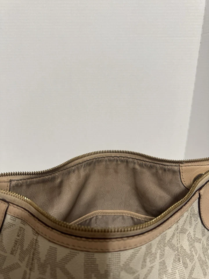 MICHAEL KORS Jet Set Vanilla Signature Logo Convertible Satchel HandBag - Image 4 of 4