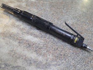 MATCO HEAVY-DUTY PNEUMATIC STRAIGHT NEEDLE SCALER