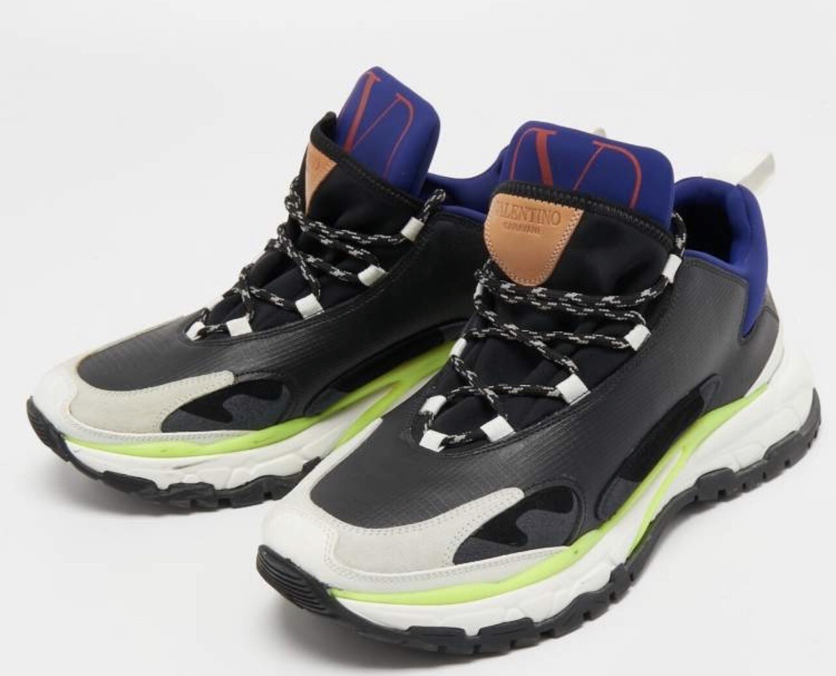 $945 Valentino Garavani Men Contrast Trim Chunky Sneaker